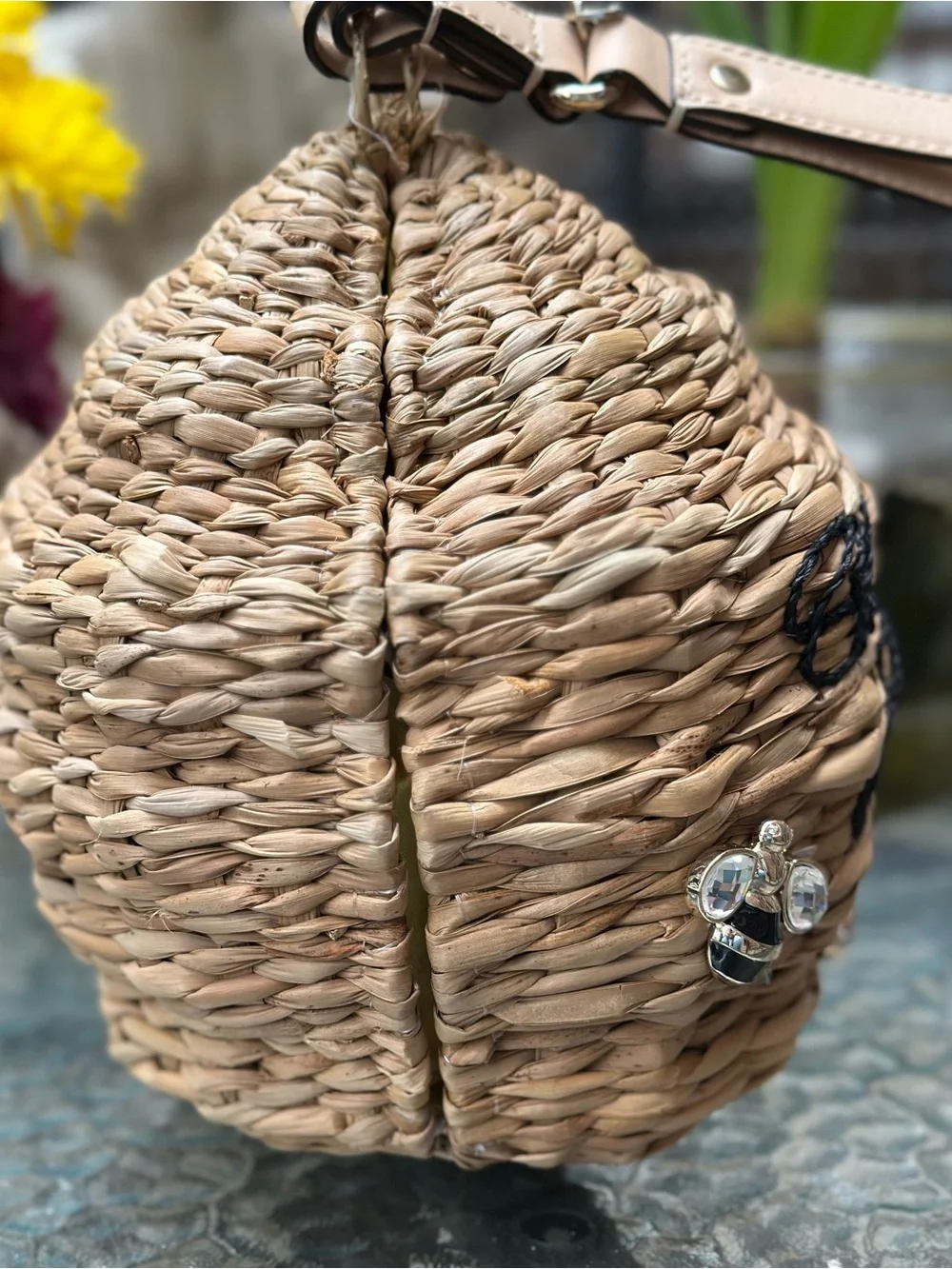 RARE 2016 Kate Spade Down The Rabbit Hole Oh Honey Beehive Wicker Bag